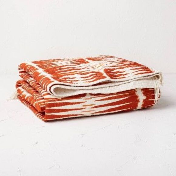 Opalhouse Jungalow Quilt Groove Pattern Fringe, White/Burnt Orange - Picture 1 of 4